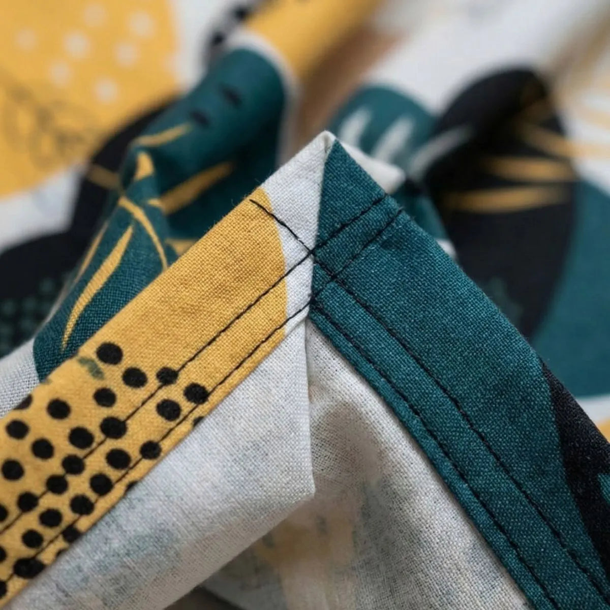 Golden Leaf Abstract Bedsheet